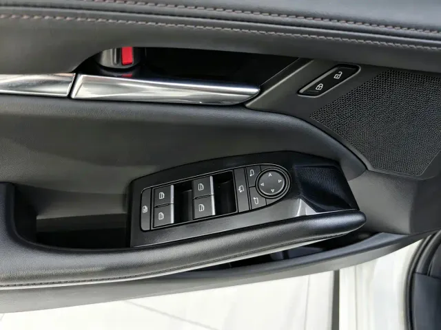 Mazda Axela — Фото автомобиля 11