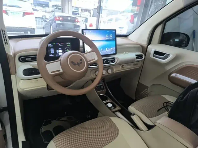 Wuling Motors Hongguang MINIEV 2024 3rd Generation 215km Youth Edition — Фото автомобиля 9