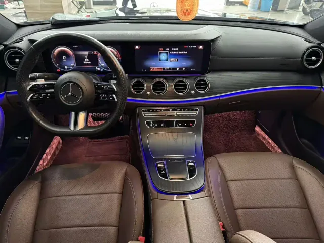 Mercedes-Benz E-Class — Фото автомобиля 4