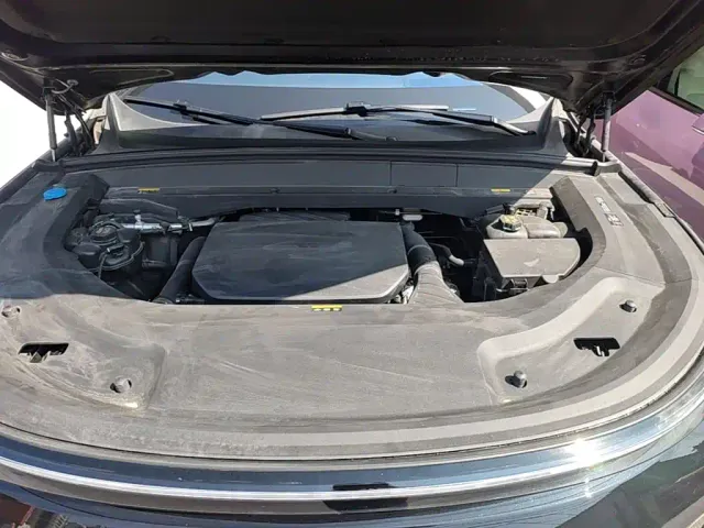 Li Auto L8 — Фото автомобиля 19