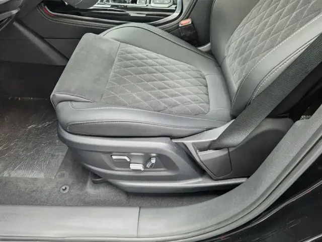 Hongqi Hongqi HS7 2022 2.0T DCT 2WD ZhiLian QiXiang Edition 5-seater — Фото автомобиля 20