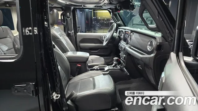 Jeep Wrangler JL — Фото автомобиля 11
