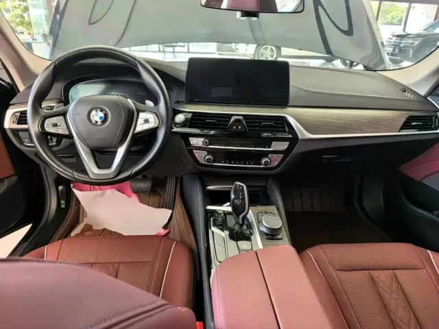 BMW 5 Series — Фото автомобиля 9