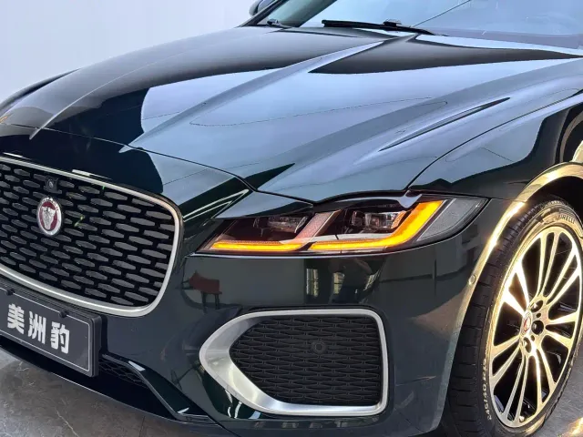 Jaguar XFL — Фото автомобиля 5
