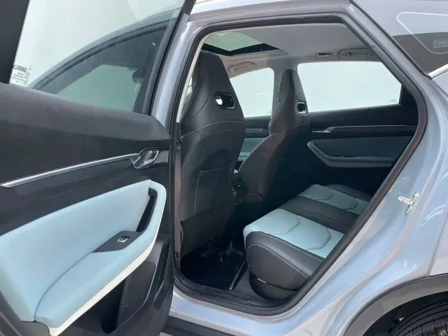 Geely Emgrand S — Фото автомобиля 23