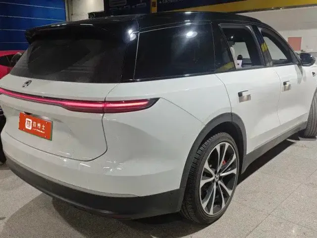 Nio ES8 — Фото автомобиля 5