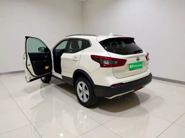 Nissan Qashqai — Фото автомобиля 4