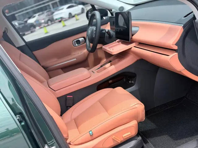 Leapmotor C10 — Фото автомобиля 12