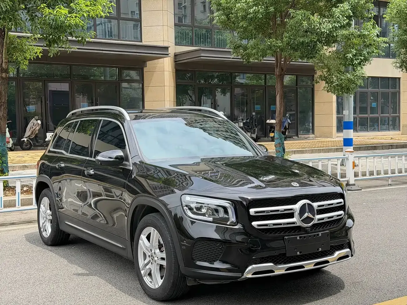 Mercedes-Benz Mercedes-Benz GLB 2022 Model GLB 200 Dynamic Edition — Фото автомобиля 3