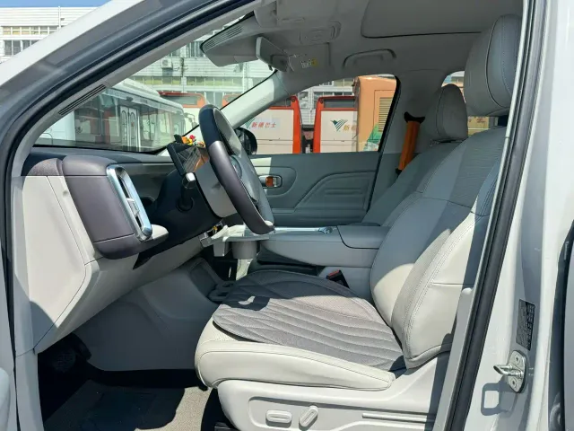 Leapmotor B10 — Фото автомобиля 4
