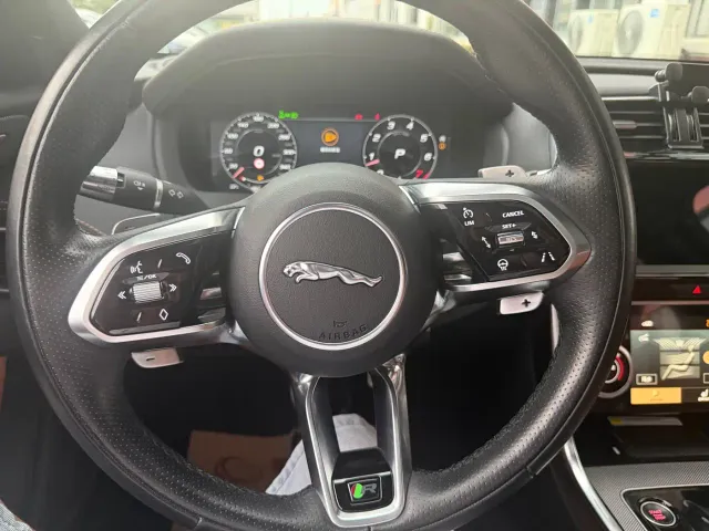Jaguar XEL — Фото автомобиля 12