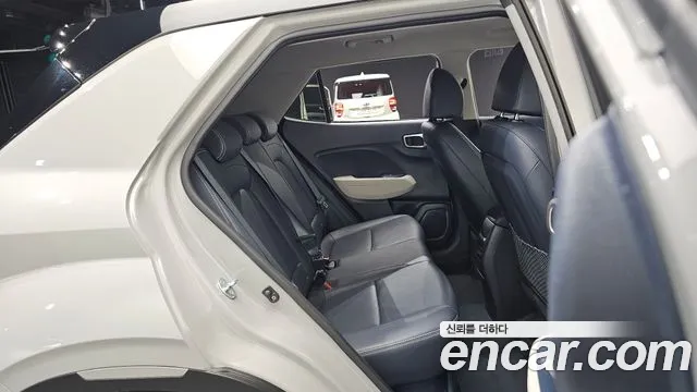 Hyundai Venue — Фото автомобиля 17