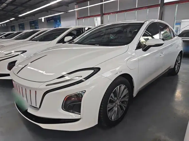 Фотография автомобиля — Hongqi E-QM5
