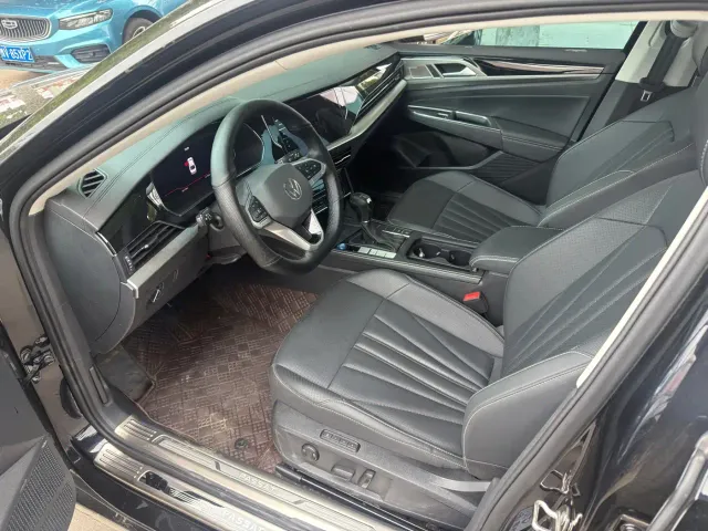 Volkswagen Passat — Фото автомобиля 7