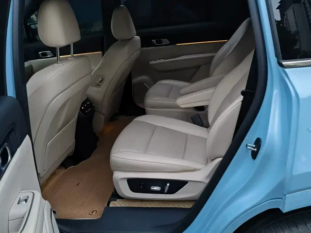 Li Auto ONE — Фото автомобиля 7