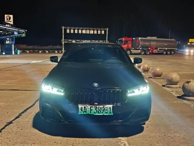 BMW 5 Series — Фото автомобиля 3