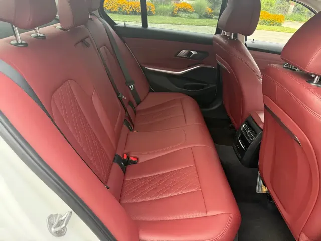 BMW 3 Series — Фото автомобиля 14