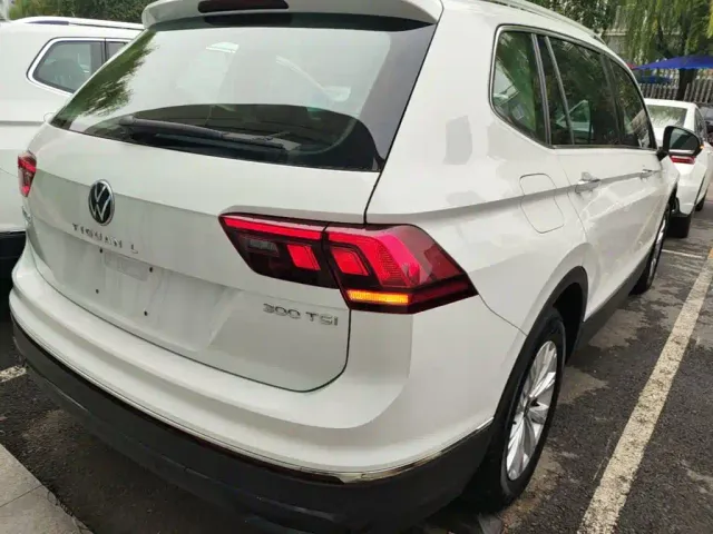 Volkswagen Tiguan L — Фото автомобиля 6