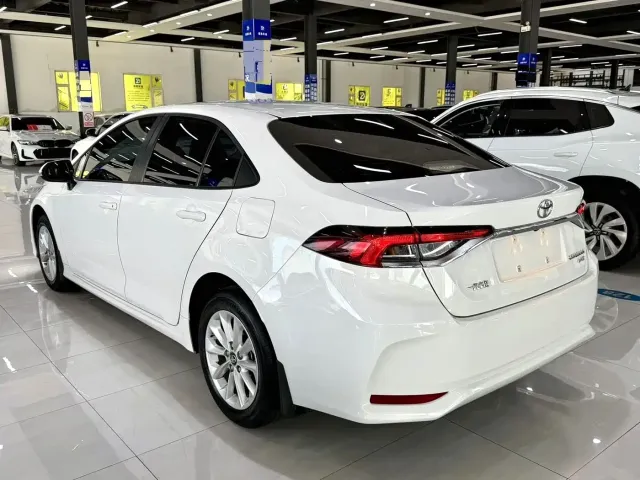 Toyota Corolla — Фото автомобиля 8