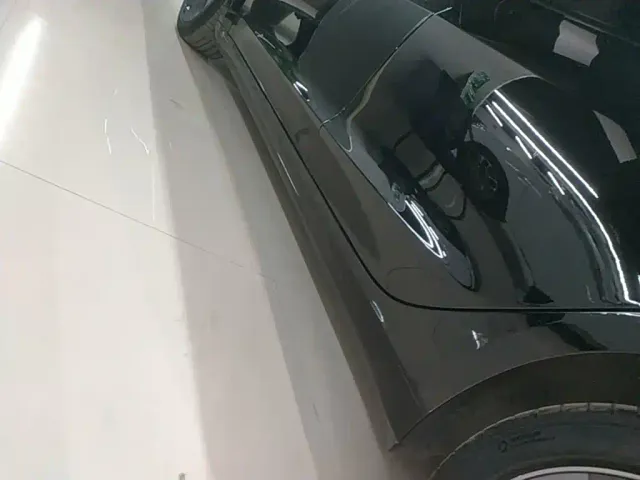 Tesla Model 3 — Фото автомобиля 21