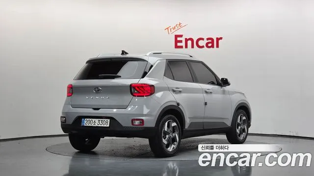 Hyundai Venue — Фото автомобиля 2