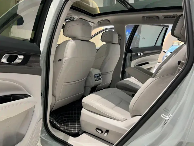 Ford Lingyu — Фото автомобиля 13