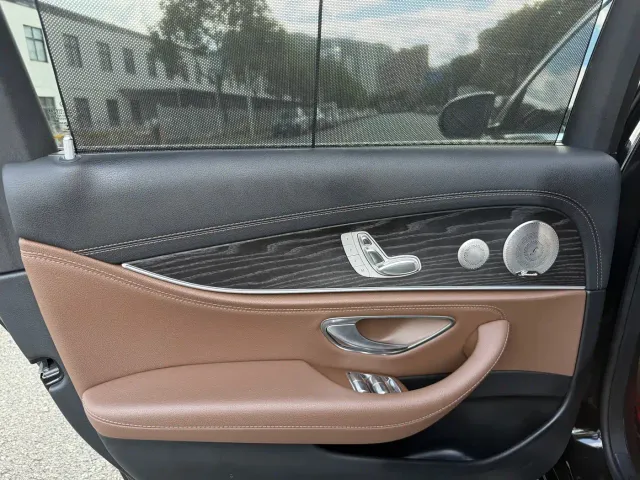 Mercedes-Benz E-Class — Фото автомобиля 16
