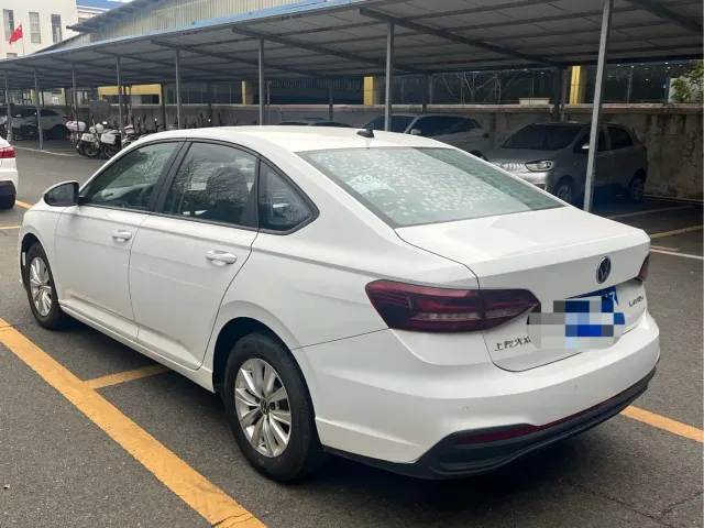 Volkswagen Lavida — Фото автомобиля 10