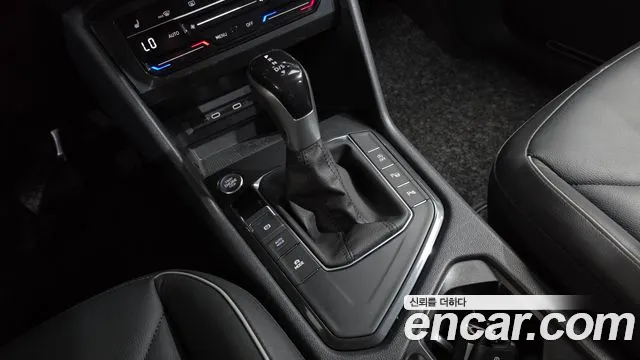Volkswagen Tiguan Tiguan 2 поколение 2.0 TDI Premium — Фото автомобиля 9