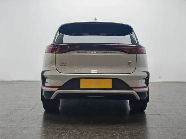 BYD Tang — Фото автомобиля 6