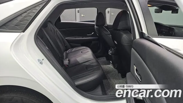 Hyundai Avante CN7 — Фото автомобиля 11