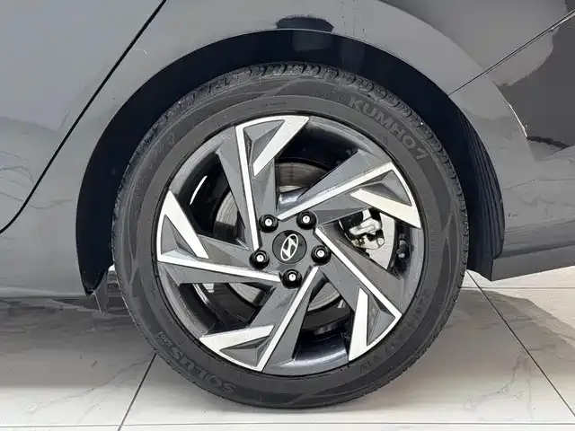 Hyundai Elantra — Фото автомобиля 13