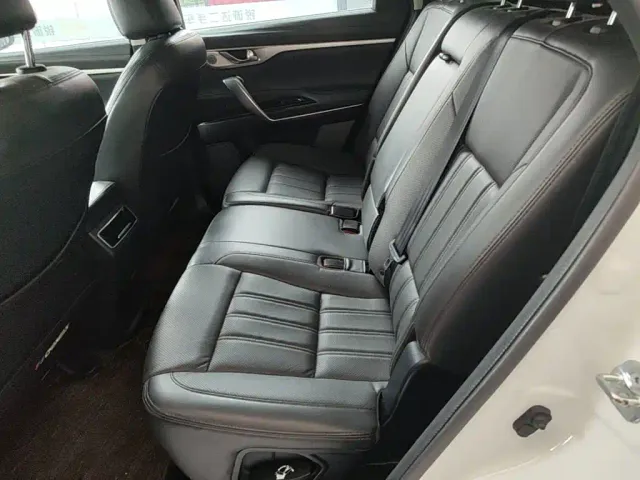 Changan CS95 — Фото автомобиля 16