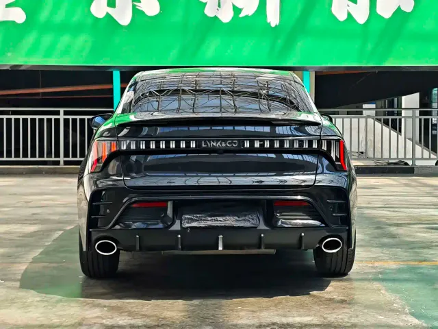 Lynk & Co 03 — Фото автомобиля 14