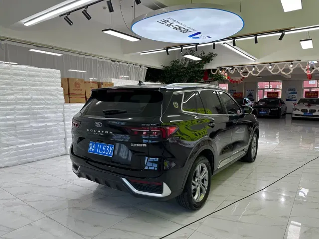 Ford Lingrui — Фото автомобиля 4