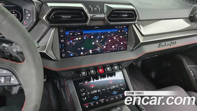 Lamborghini Urus — Фото автомобиля 9