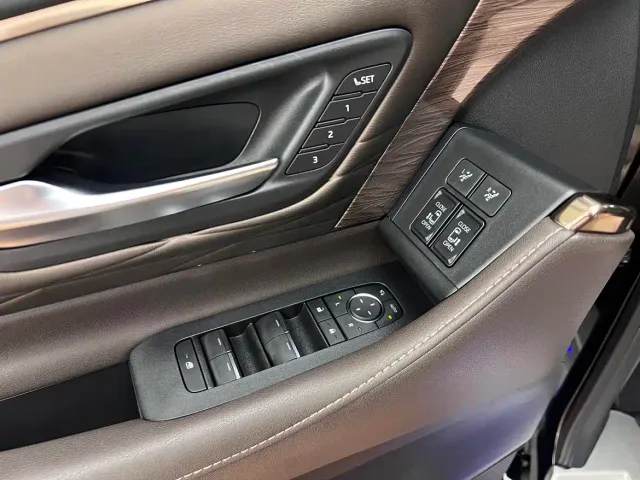 Toyota Alphard — Фото автомобиля 13