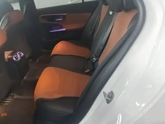 Mercedes-Benz C-Class — Фото автомобиля 16