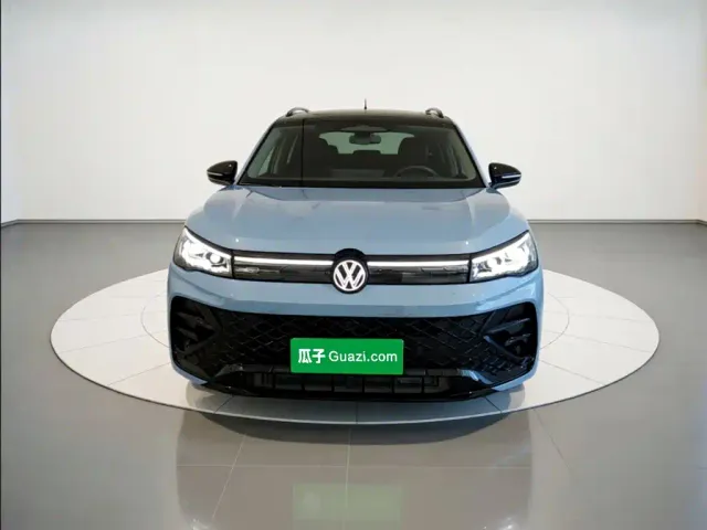 Volkswagen Tiguan L — Фото автомобиля 2