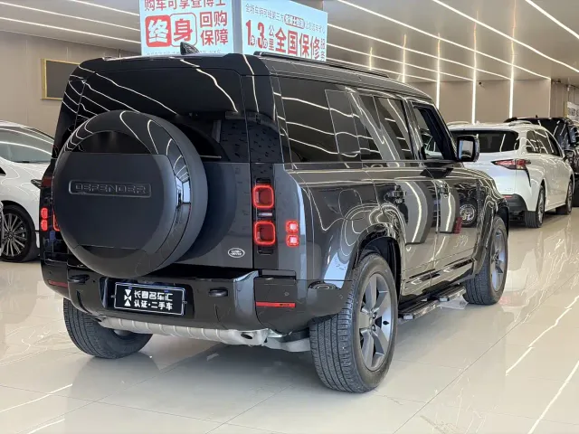 Land Rover Defender — Фото автомобиля 4
