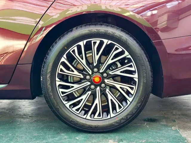 Hongqi H5 — Фото автомобиля 20