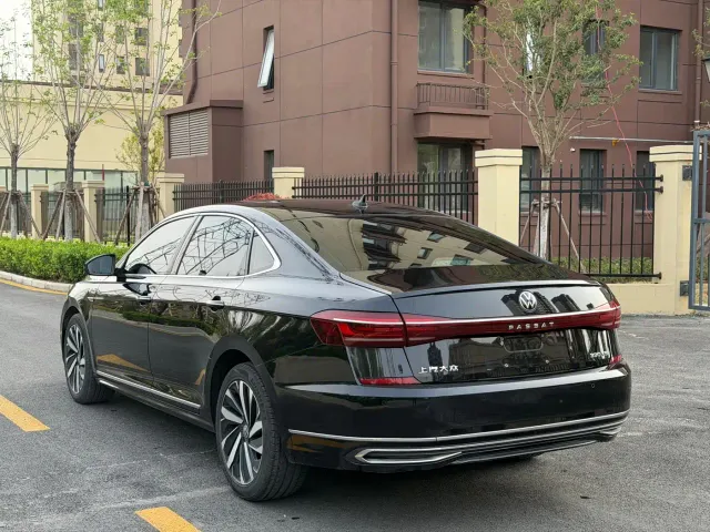 Volkswagen Passat — Фото автомобиля 7