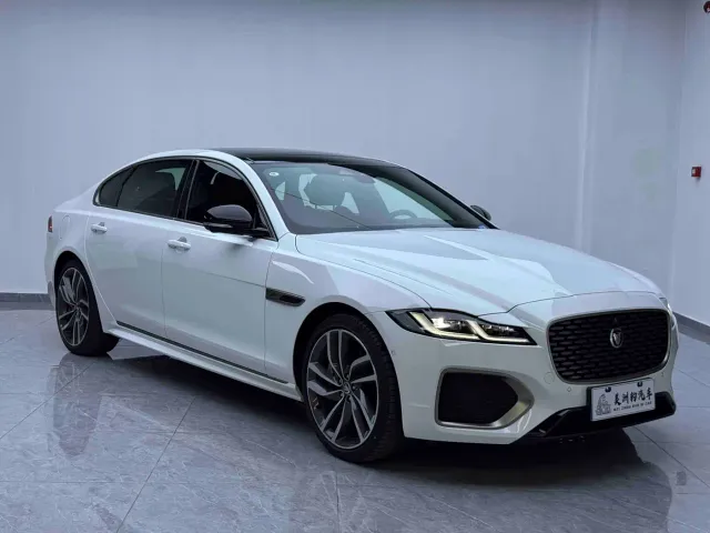 Jaguar XFL — Фото автомобиля 3