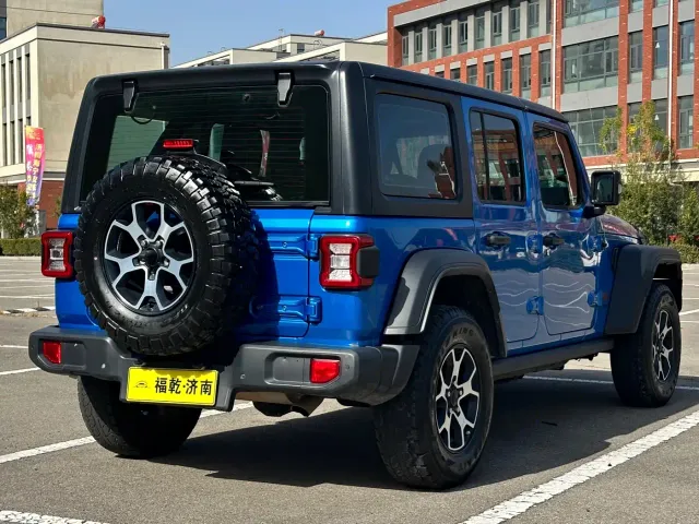 Jeep Wrangler — Фото автомобиля 7
