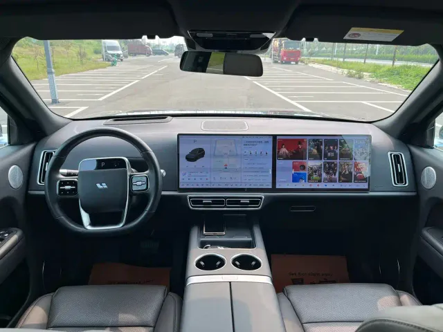Li Auto L9 — Фото автомобиля 10