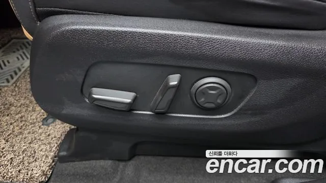 Kia Canival Carnival 4 поколение Дизель 7 мест Signature — Фото автомобиля 25