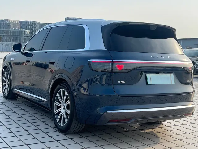 Aito M8 — Фото автомобиля 4