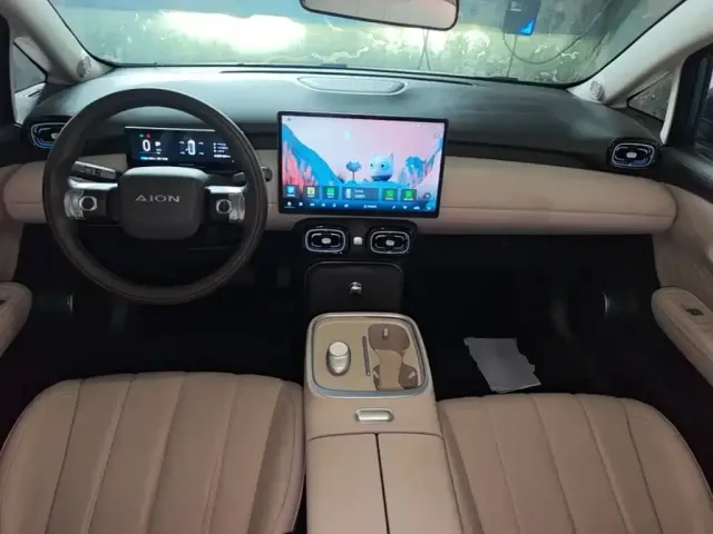 GAC Aion UT — Фото автомобиля 9