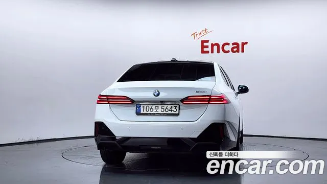 BMW 5 Series G60 — Фото автомобиля 4