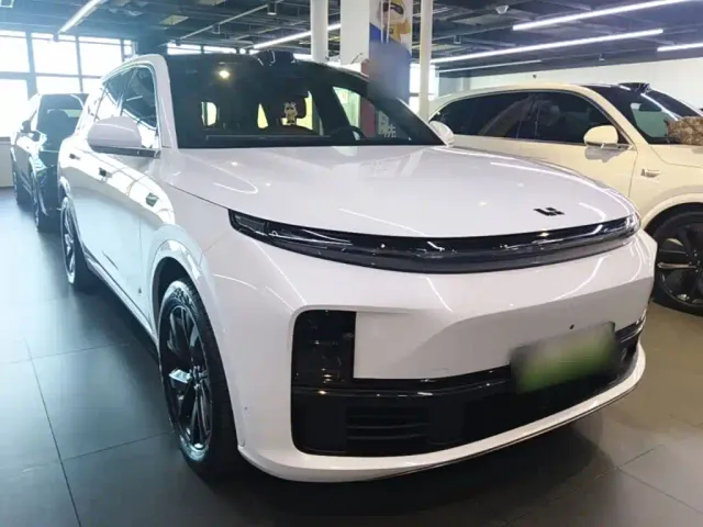 Li Auto L7 — Фото автомобиля 3